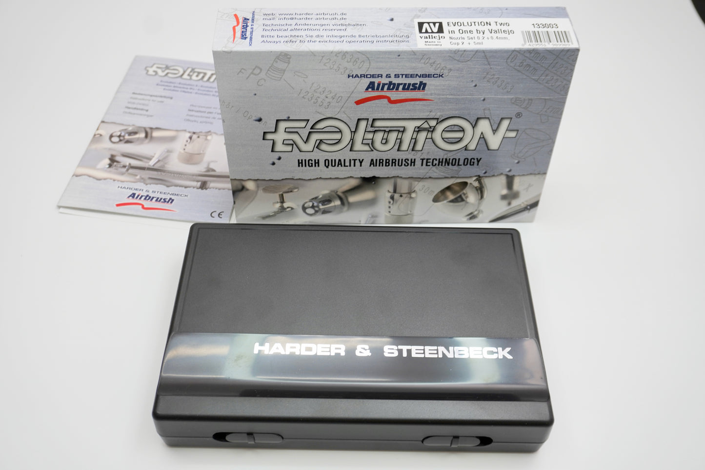 Harder and Steenbeck EVOLUTION TWO IN ONE BY VALLEJO Nozzle Set 0.2+0.4mm cup 2+5ml