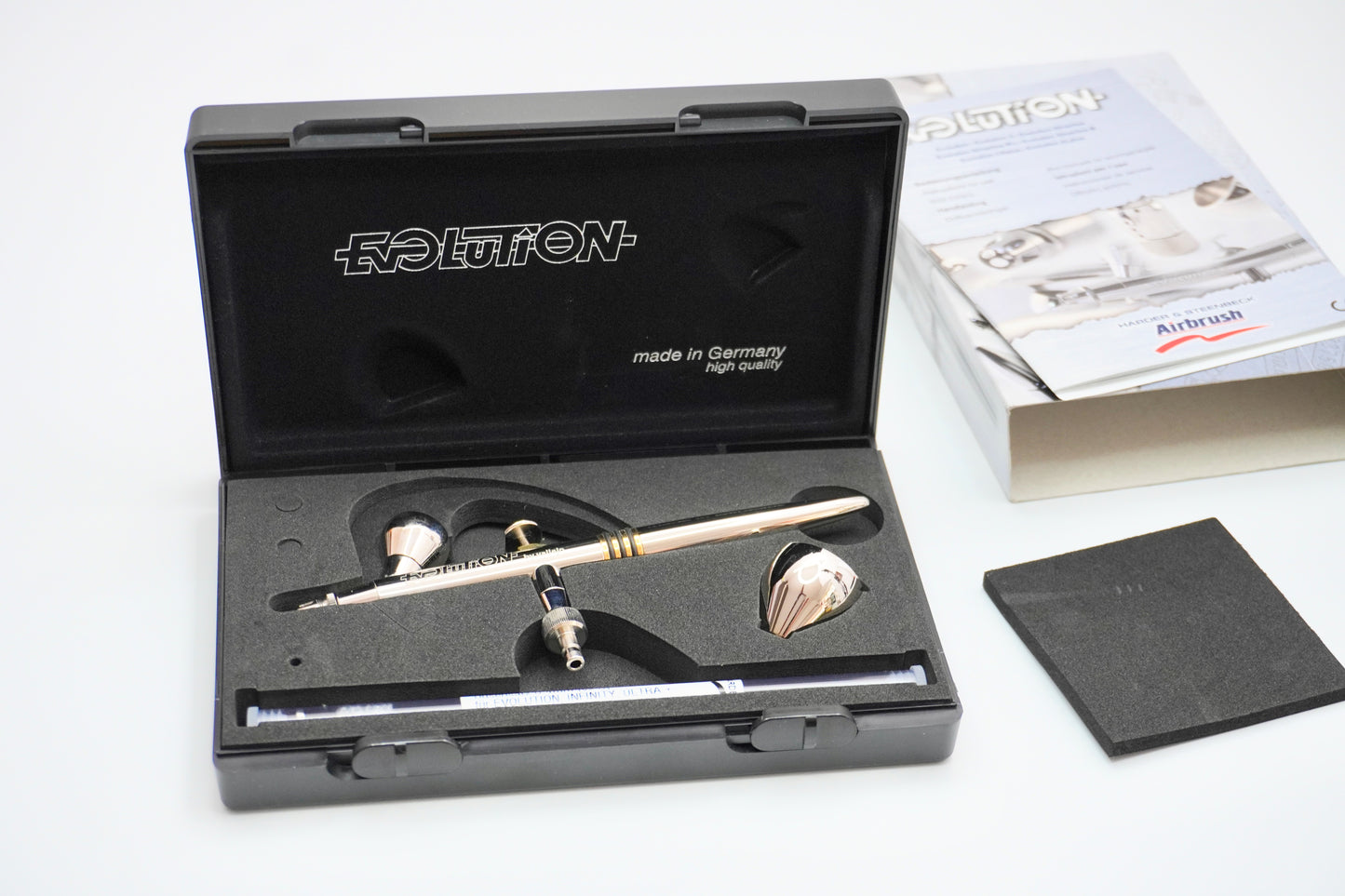Harder and Steenbeck EVOLUTION TWO IN ONE BY VALLEJO Nozzle Set 0.2+0.4mm cup 2+5ml